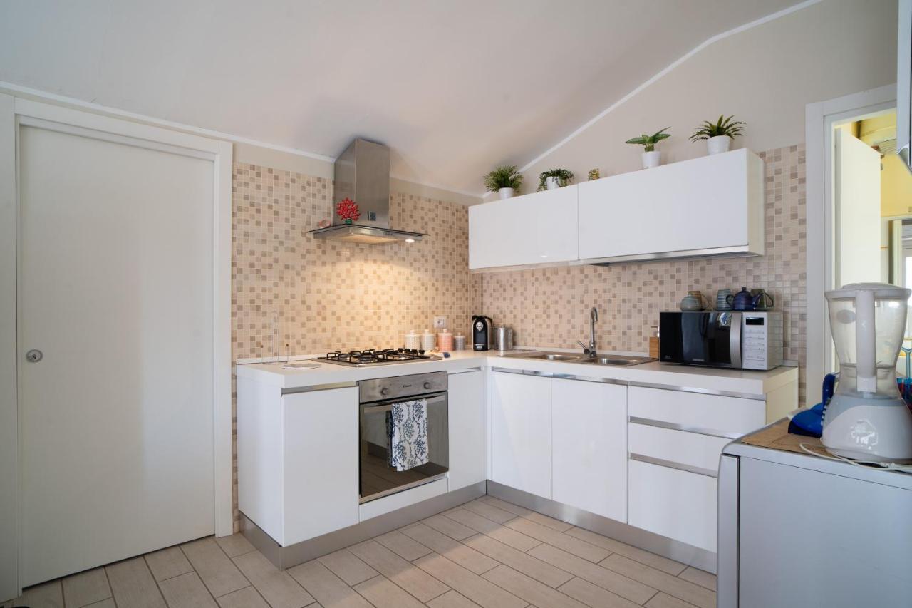Casa Vacanza Giugio Giardini-Naxos Buitenkant foto
