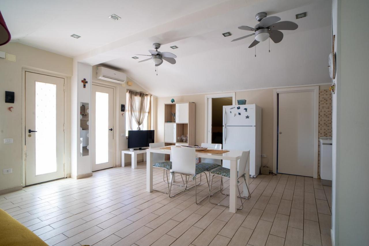 Casa Vacanza Giugio Giardini-Naxos Buitenkant foto
