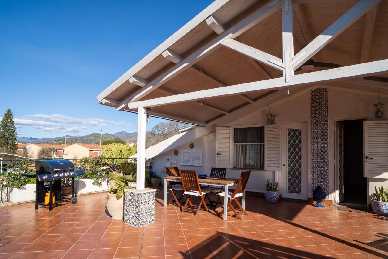 Casa Vacanza Giugio Giardini-Naxos Buitenkant foto