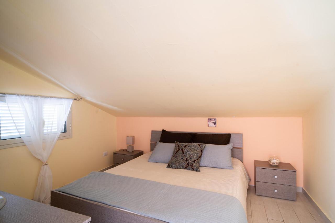 Casa Vacanza Giugio Giardini-Naxos Buitenkant foto